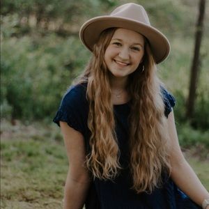 Meet your Posher, Jasmine